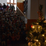 Vánoční zpívání na schodech