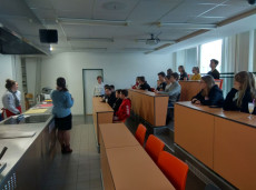 9.B navštívila hotelovou školu